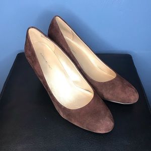 Badolino - Women’s Brown Suede Wedge. Size 9